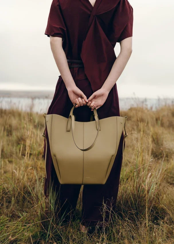 Cyme Tote Edition Textured Smoky Olive