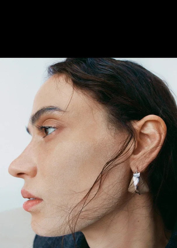 Ormé Hoop Earrings Edition Silver in rhodium with Taupe Leather