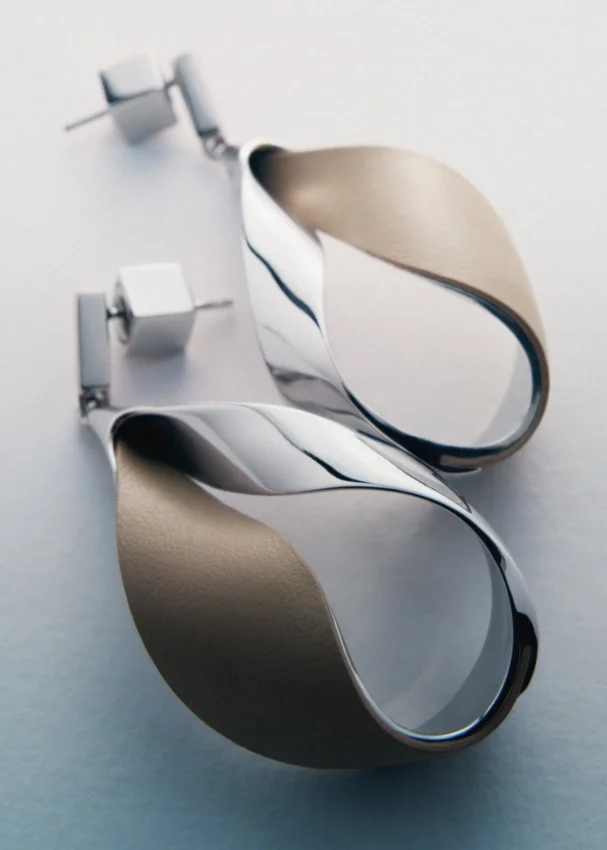 Ormé Pendant Earrings Edition Silver in rhodium with Taupe Leather